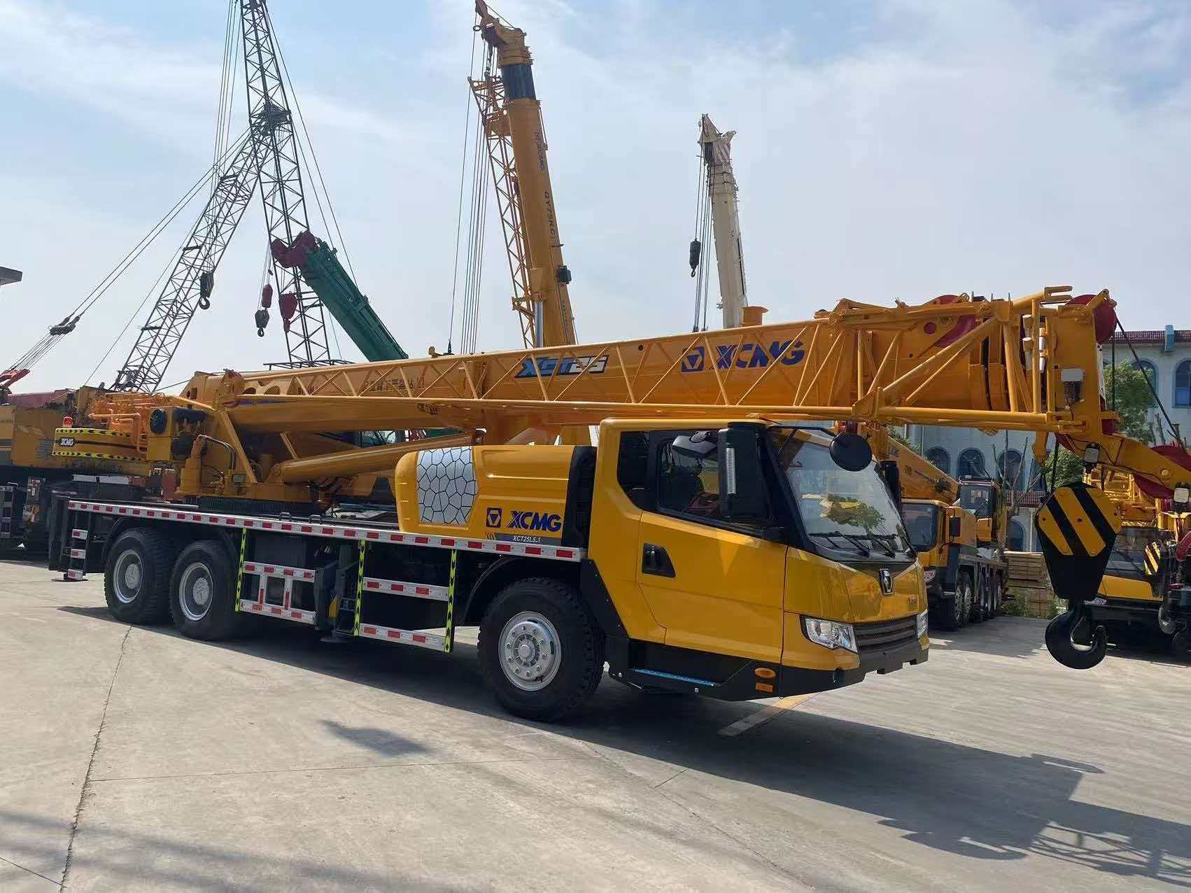Used Truck Cranes Factory: Uncovering the Refurbishment Process